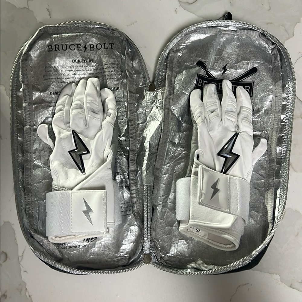 Bruce Bolt Premium Pro Chrome Series White Gloves Youth SM